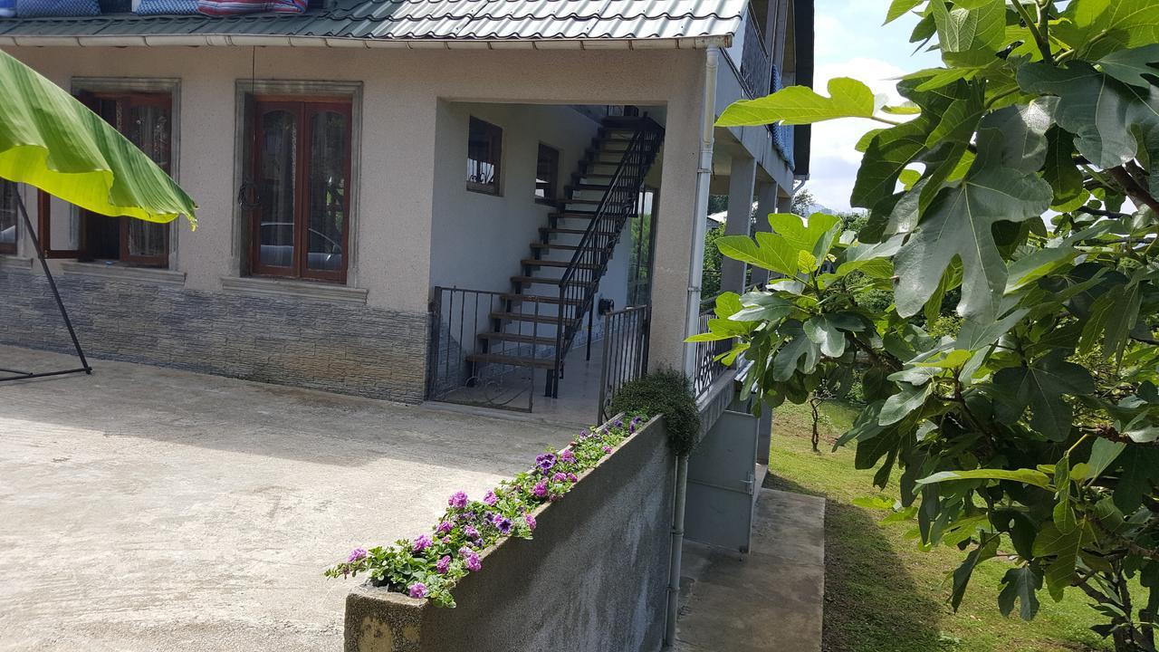 Olga'S Home Батуми Екстериор снимка